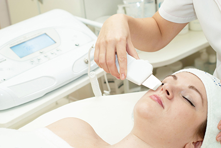 Pacienta beneficiind de tehnologia Ydun Frax Pro